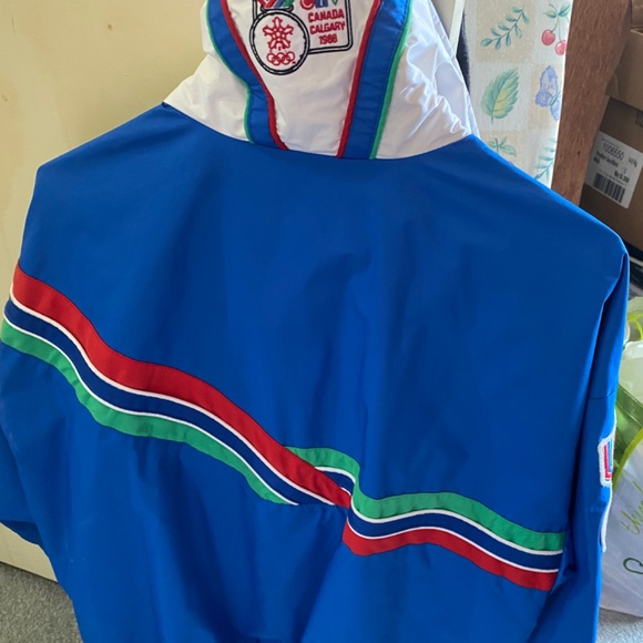 CTV Host Broadcaster Wind Breaker Suite - Picture 4 of 6